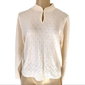 Vintage Keyhole mandrin collar Sweater